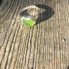 Lime green seaglass ring from Gwenver.