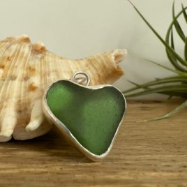 Forest Green Seaglass Heart Necklace – Swanpool